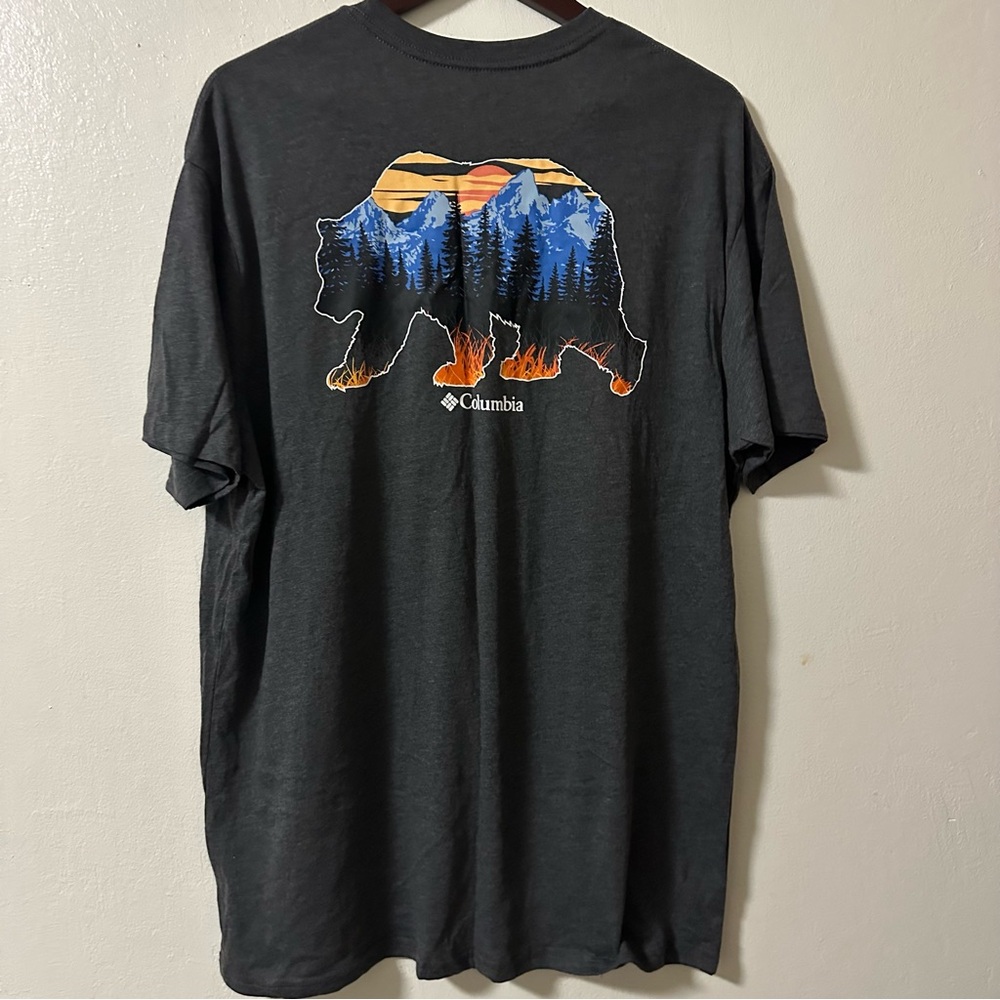 Columbia Men's Black Back Bear Graphic XL T-Shirt
